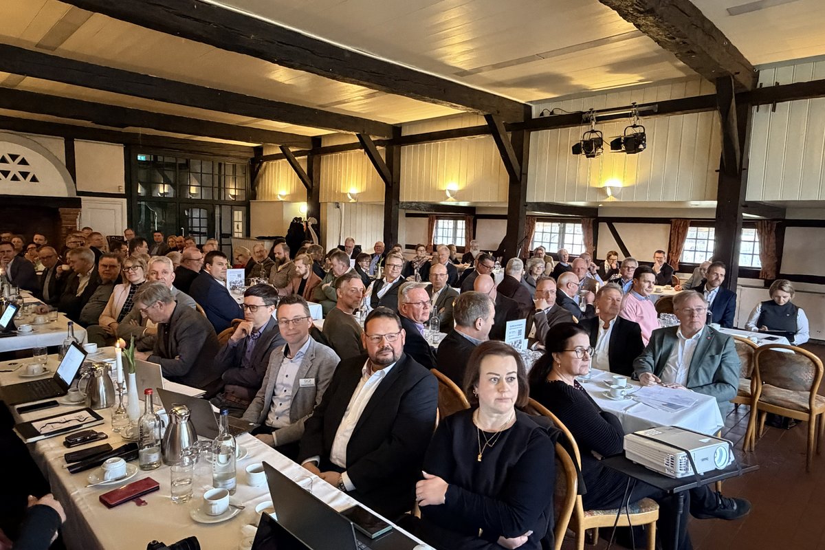 Ein Blick in den Saal der Räucherkate mit 120 Gästen.